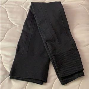 Lululemon yoga pants size 2